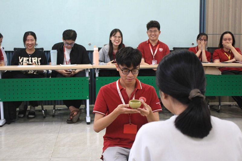 WORKSHOP VỀ OMOTENASHI VÀ TRẢI NGHIỆM TRÀ ĐẠO TẠI TRƯỜNG ĐẠI HỌC NGOẠI THƯƠNG